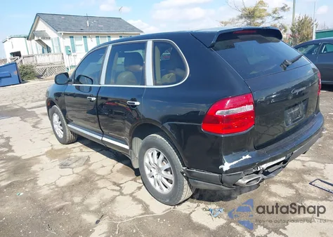 2010 Porsche Cayenne z USA, uszkodzony, nr VIN WP1AA2APXALA04998